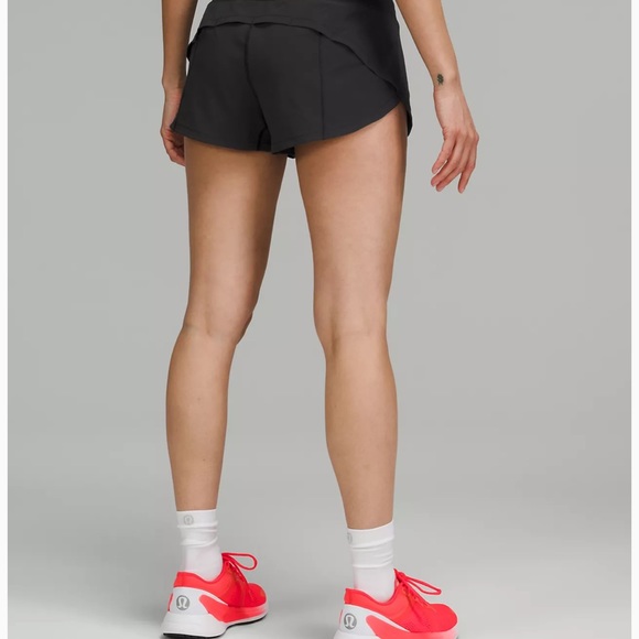 Lulu lemon speed up low rise lined shorts 2.5” - Picture 2 of 3